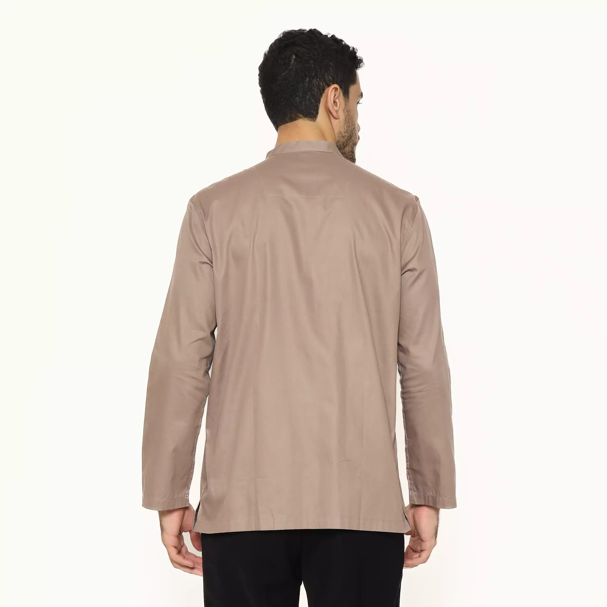 Lawell Baju Koko Pria Bordir Lengan Panjang Modern Fit Warna Brown – LAQKFLBKQG101QCTNQNM
