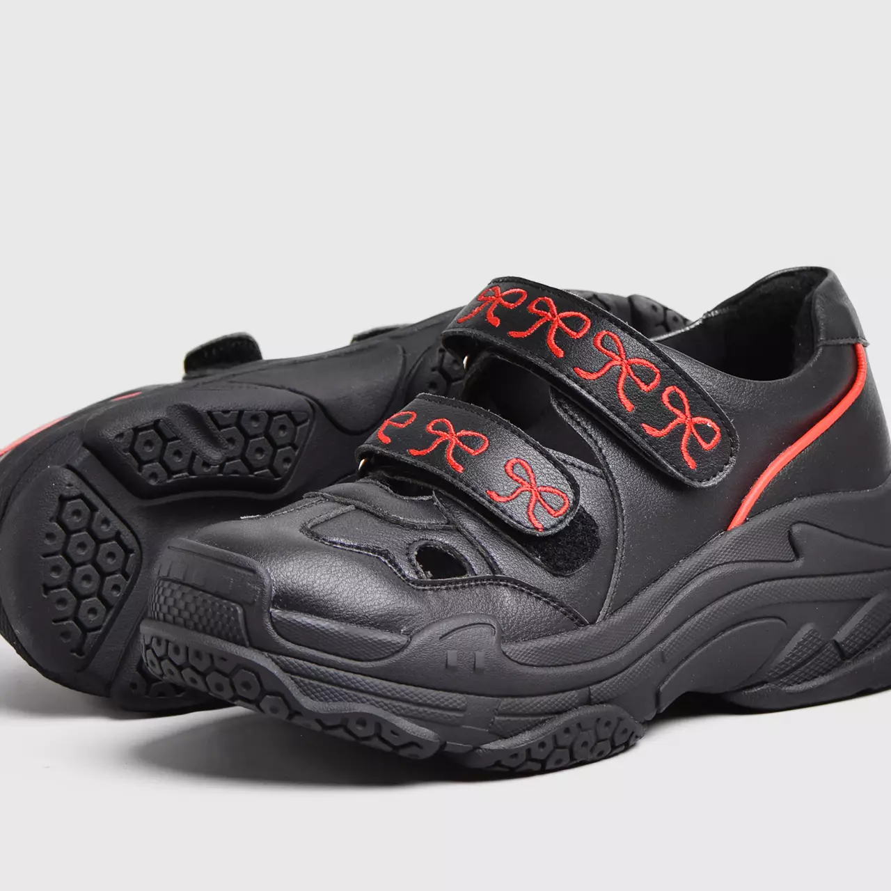 Jafna Bow Embroidery Sneakers Black