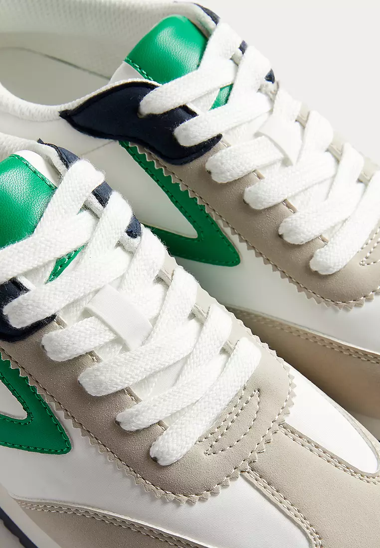 Side Detail Trainers