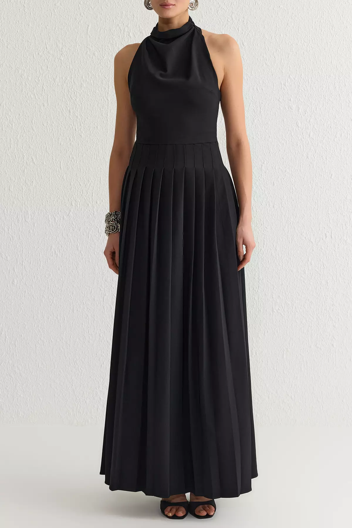 Black Crepe Woven Pleated Elegant Evening Dress