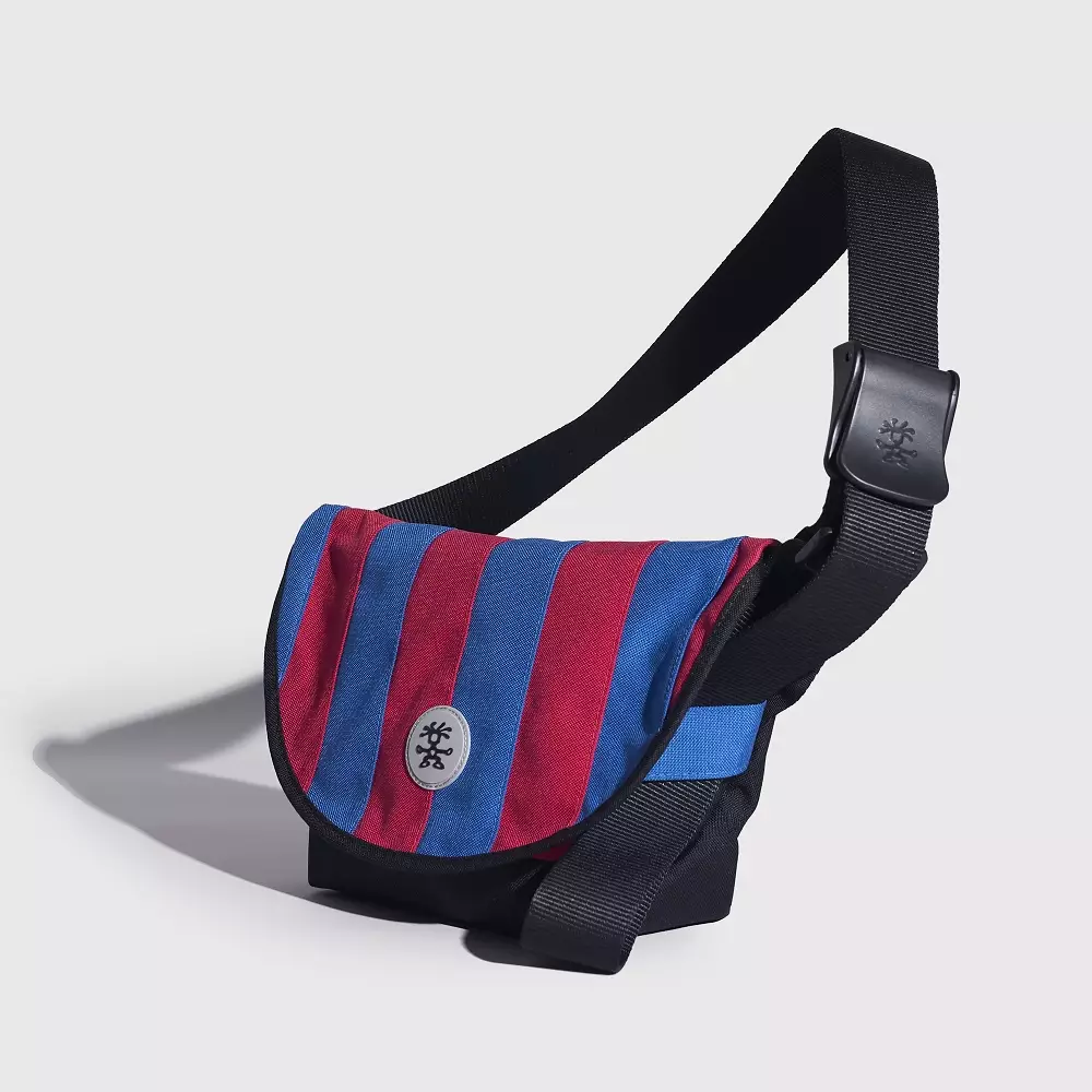 Crumpler small sling bag hot sale
