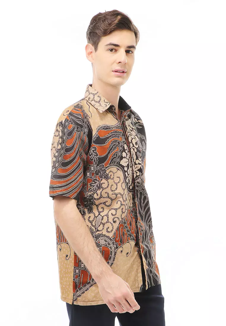 Kendrick Atasan Formal Kemeja Batik Pria Slim Fit Motif Cap Short Sleeve Material Cotton ORIGINAL - Brown