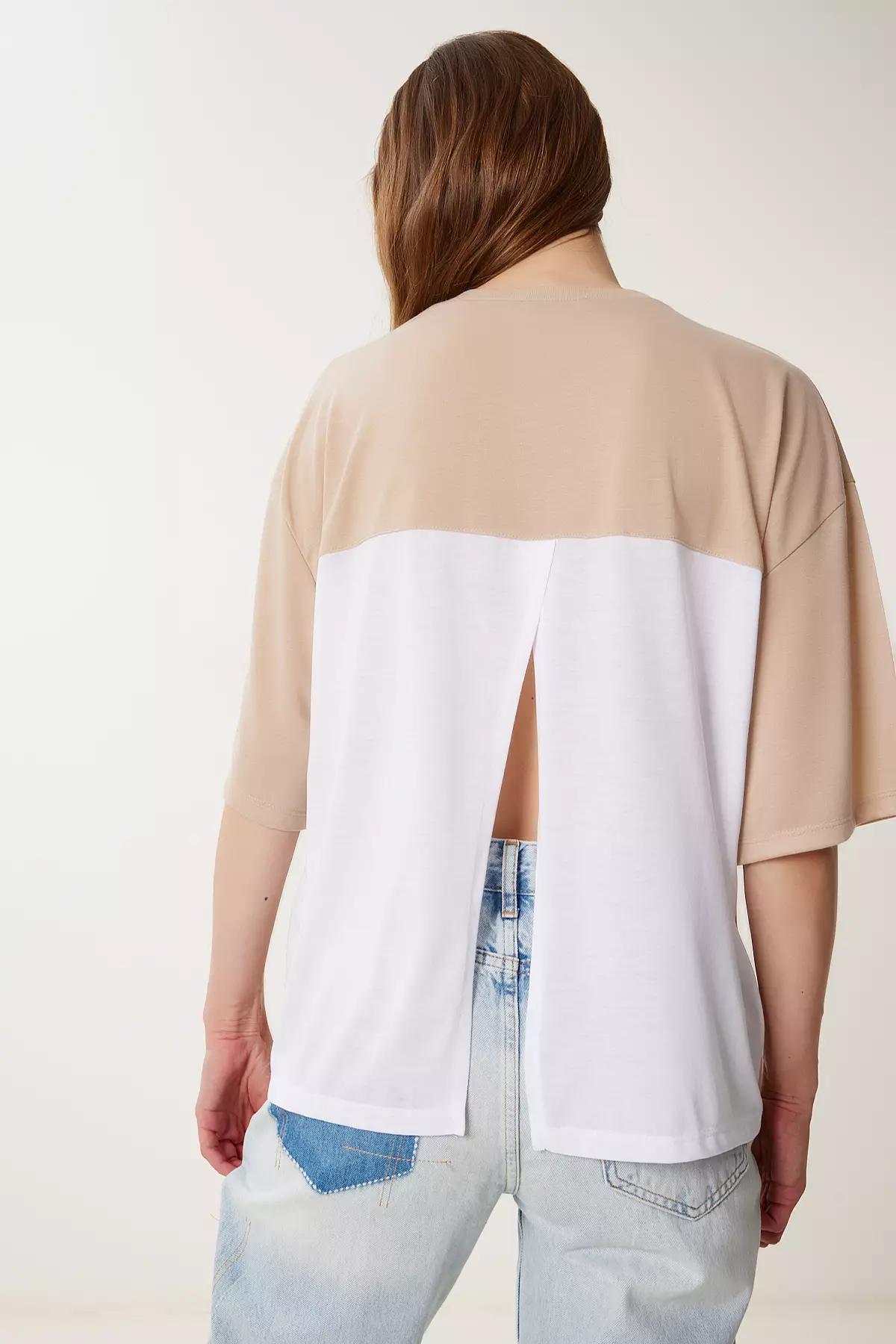 Women's Beige Floral Detailed Back Low-Cut Knitted T-Shirt Tp00086