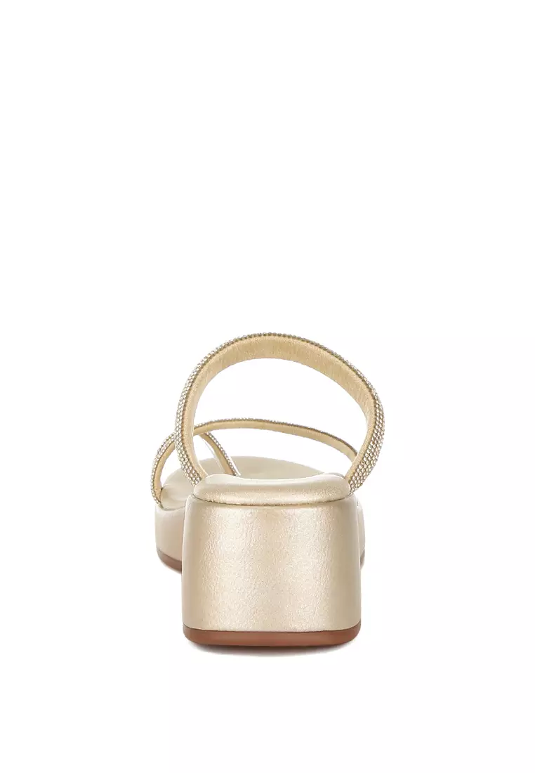 Sandal Slip On Berlian Imitasi Emas