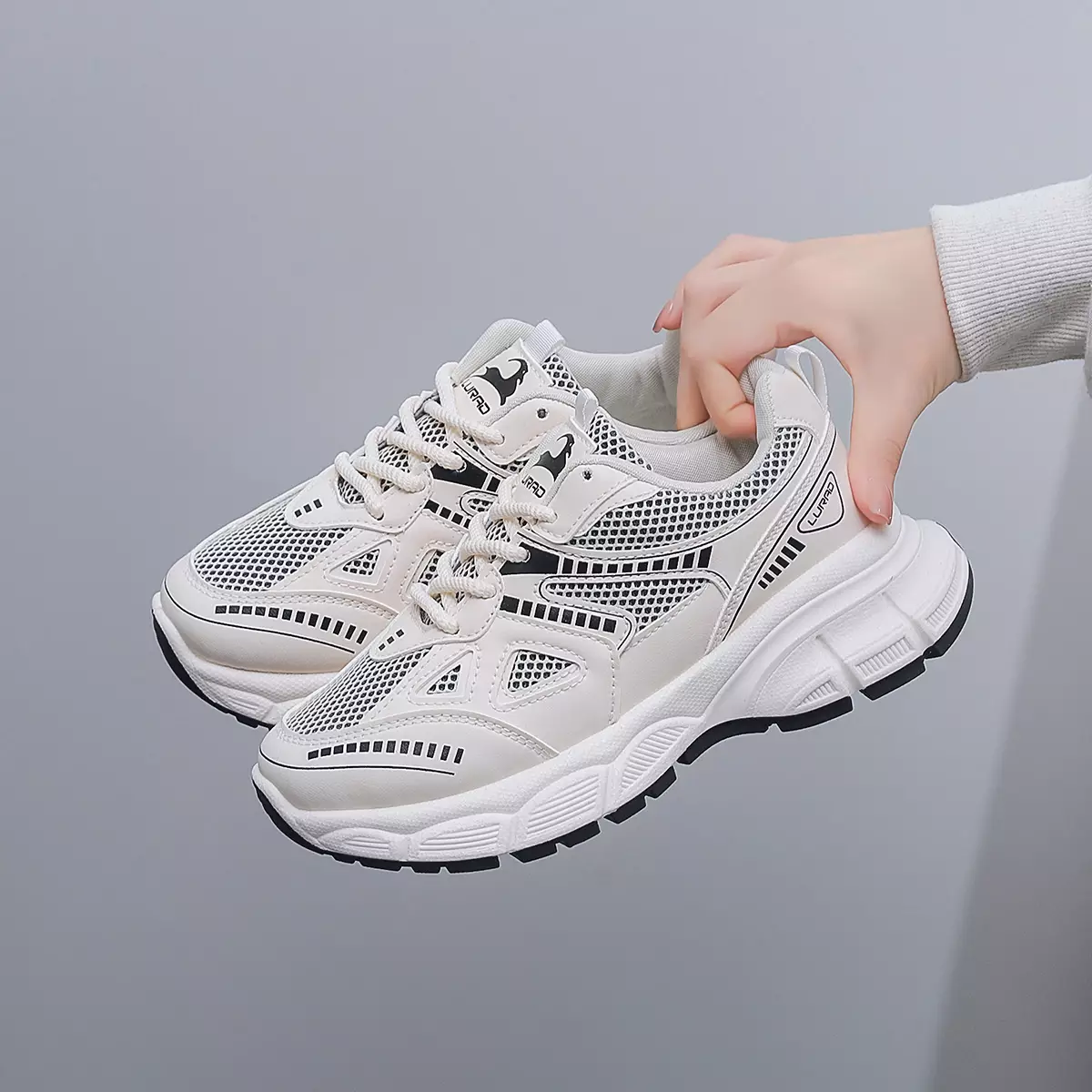 Sneakers Wanita Kekinian Modis Sepatu Sneakers Cewek Trendy DL261