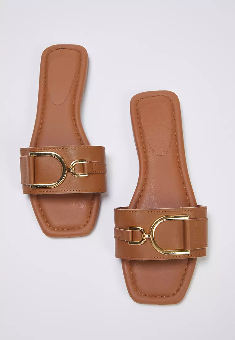 Metal Accessory Detailed Sandals
