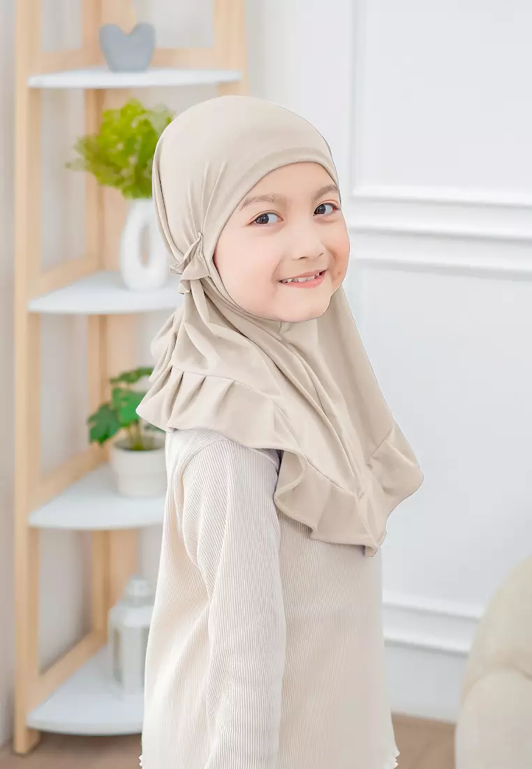 Cotton Bee - Ziva Ruffle Instan | Hijab Instan Anak | Kerudung Jilbab Bergo Tali Anak - Custard Vanilla - M