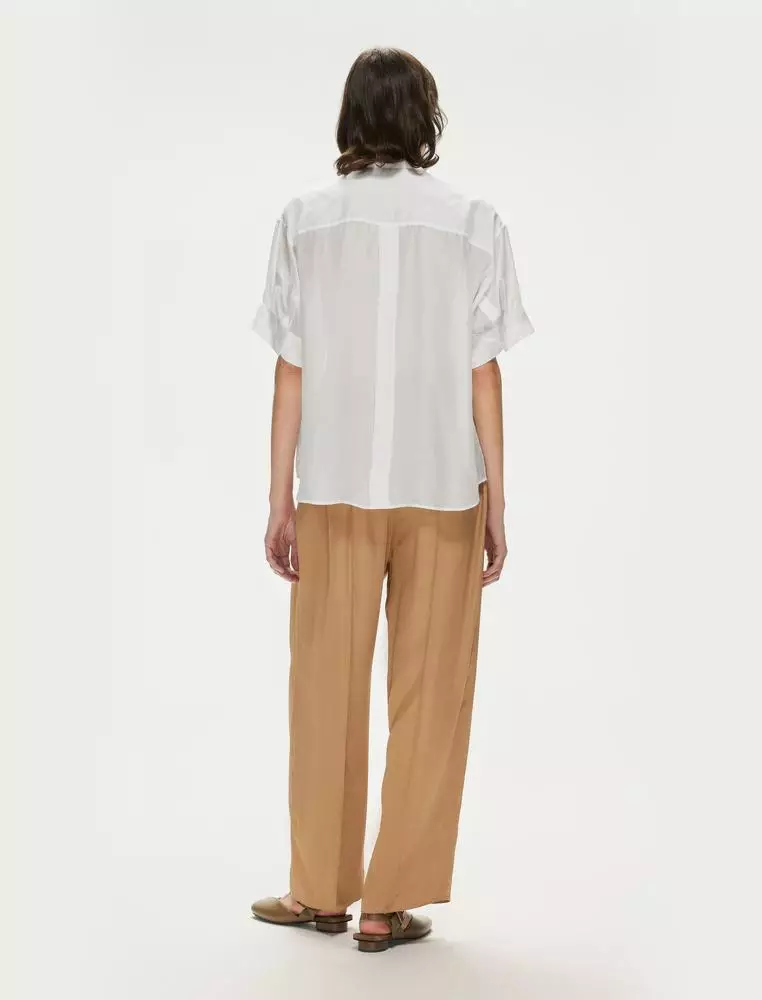 Short-sleeved shirt