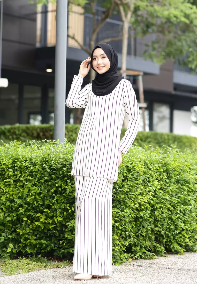 Rina Stripe Printed Kurung White Black