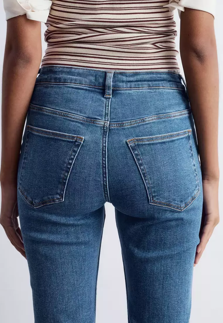 修身低腰及踝牛仔褲