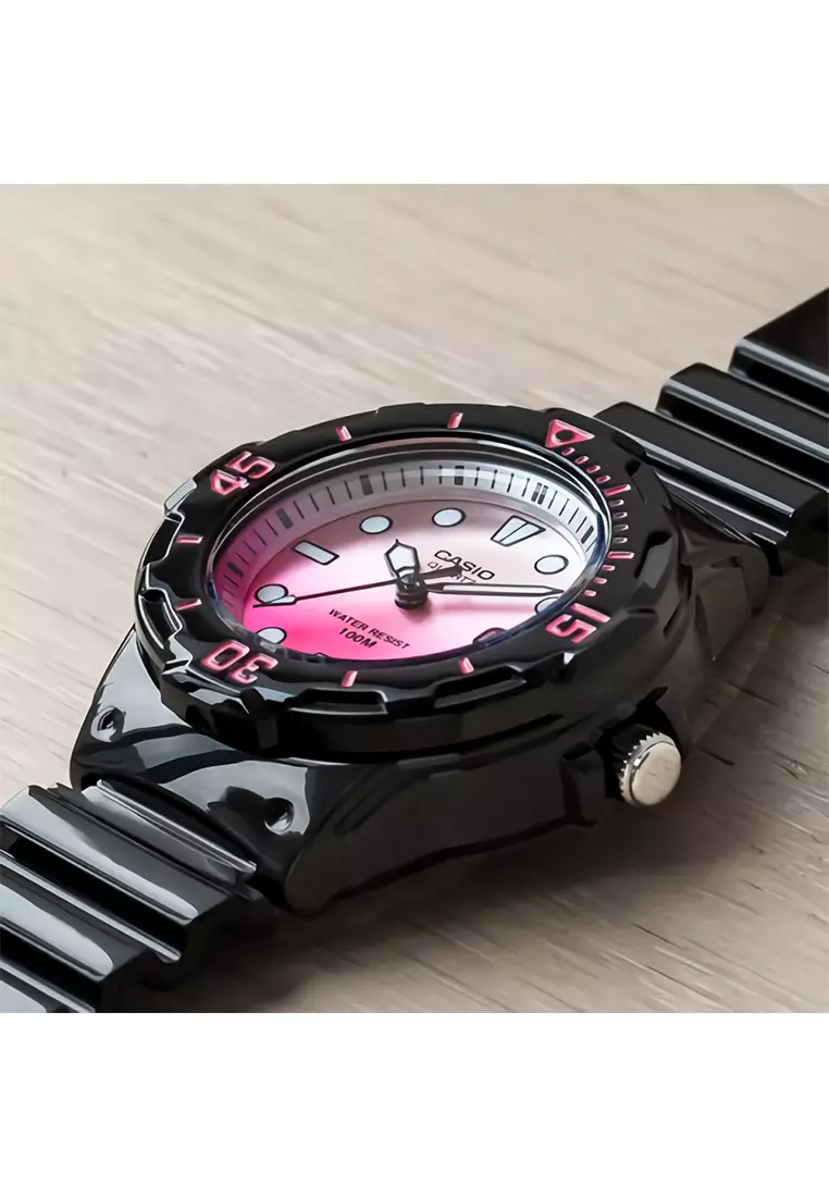Casio - Female Analog Watches - Jam Tangan Analog Wanita - Black - Resin Strap - LRW-200H-4EVDR