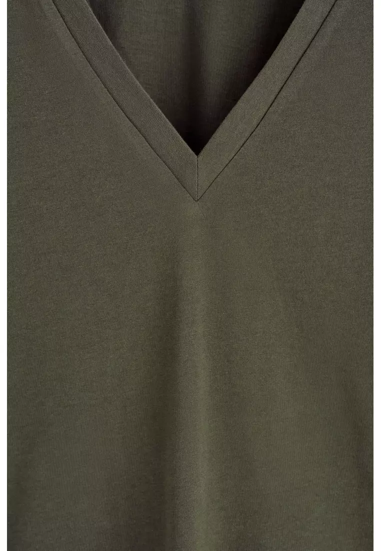 COTTON V-NECK T-SHIRT