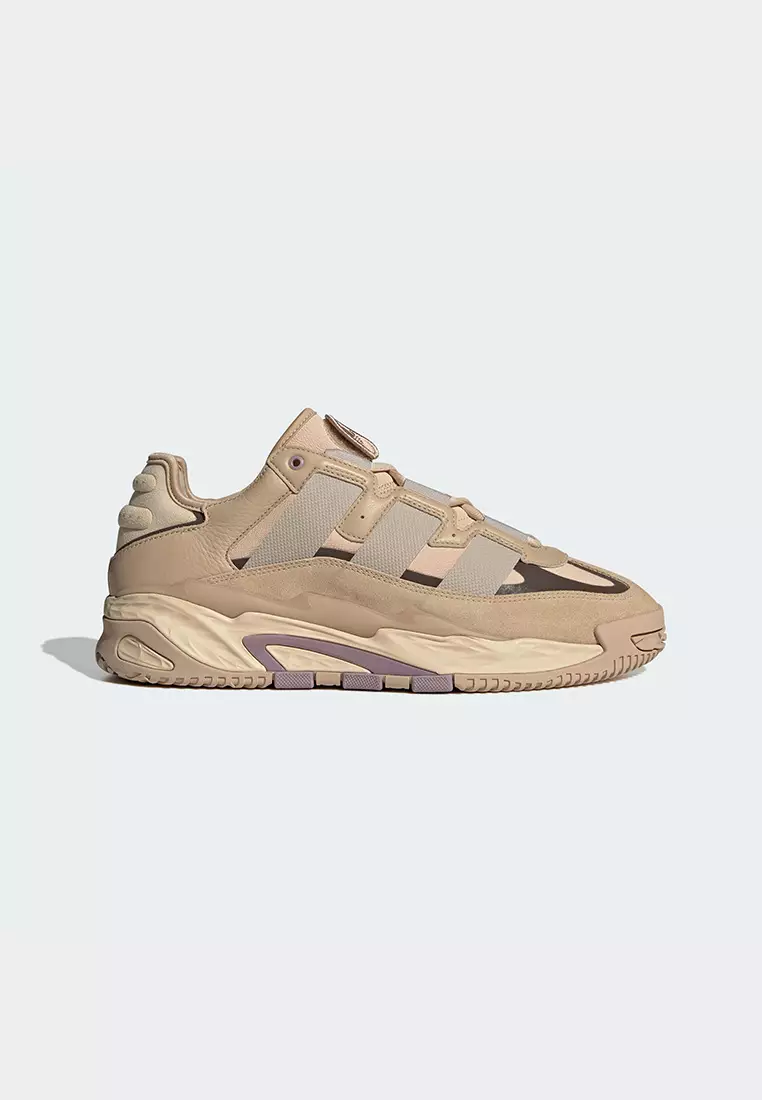 Adidas 7895 store