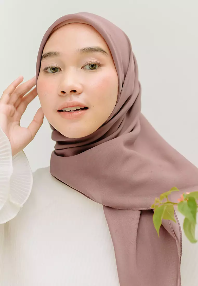 Polly Cotton (Hijab Segiempat Bella Square) Amethys