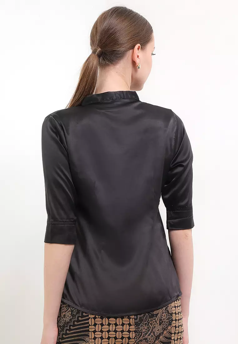 Kebaya Kutu Baru 3/4-Length Sleeve