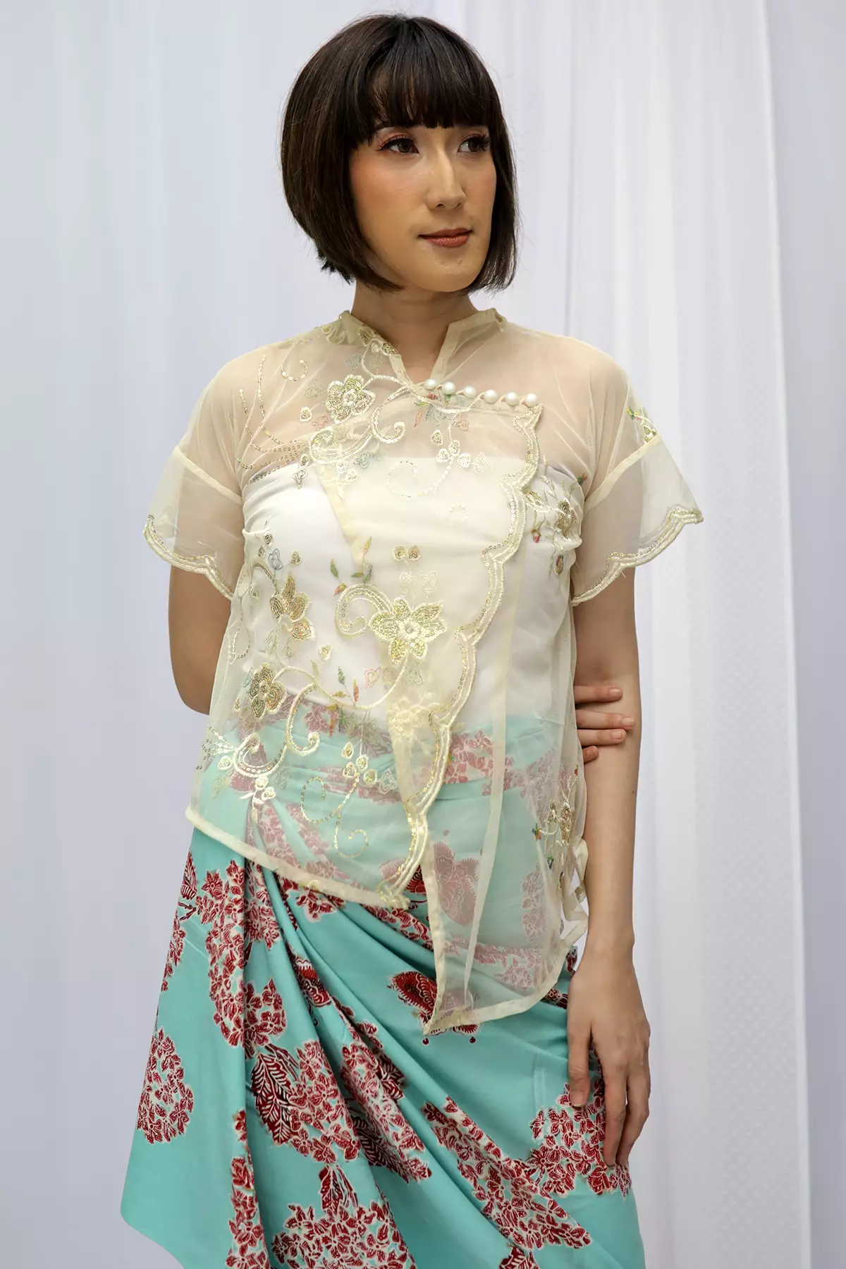 Sekar Pualam Serodja Kebaya Janggan Putih