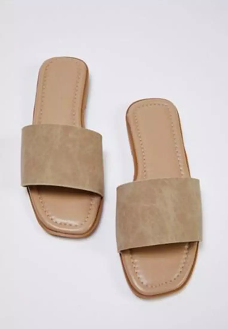 Flat Slippers