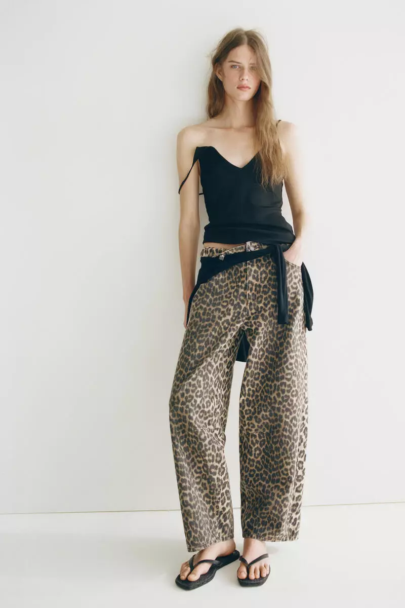 Barrel High Waist Ankle Jeans