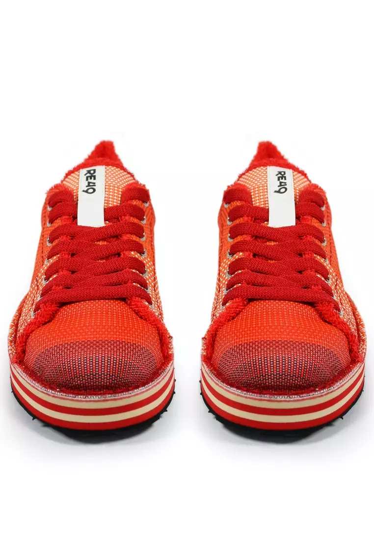 MARE LIFESTYLE Sneakers - Made from 100% Recycled Materials in Italy from Recycled beach beds and chairs fabric and car tyres for the soles. MARE LIFESTYLE sneakers - Red