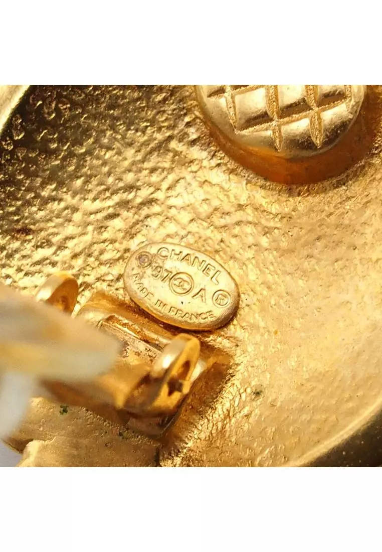 Pre-Loved Chanel Cc Gold Plated Round Clip On Earrings