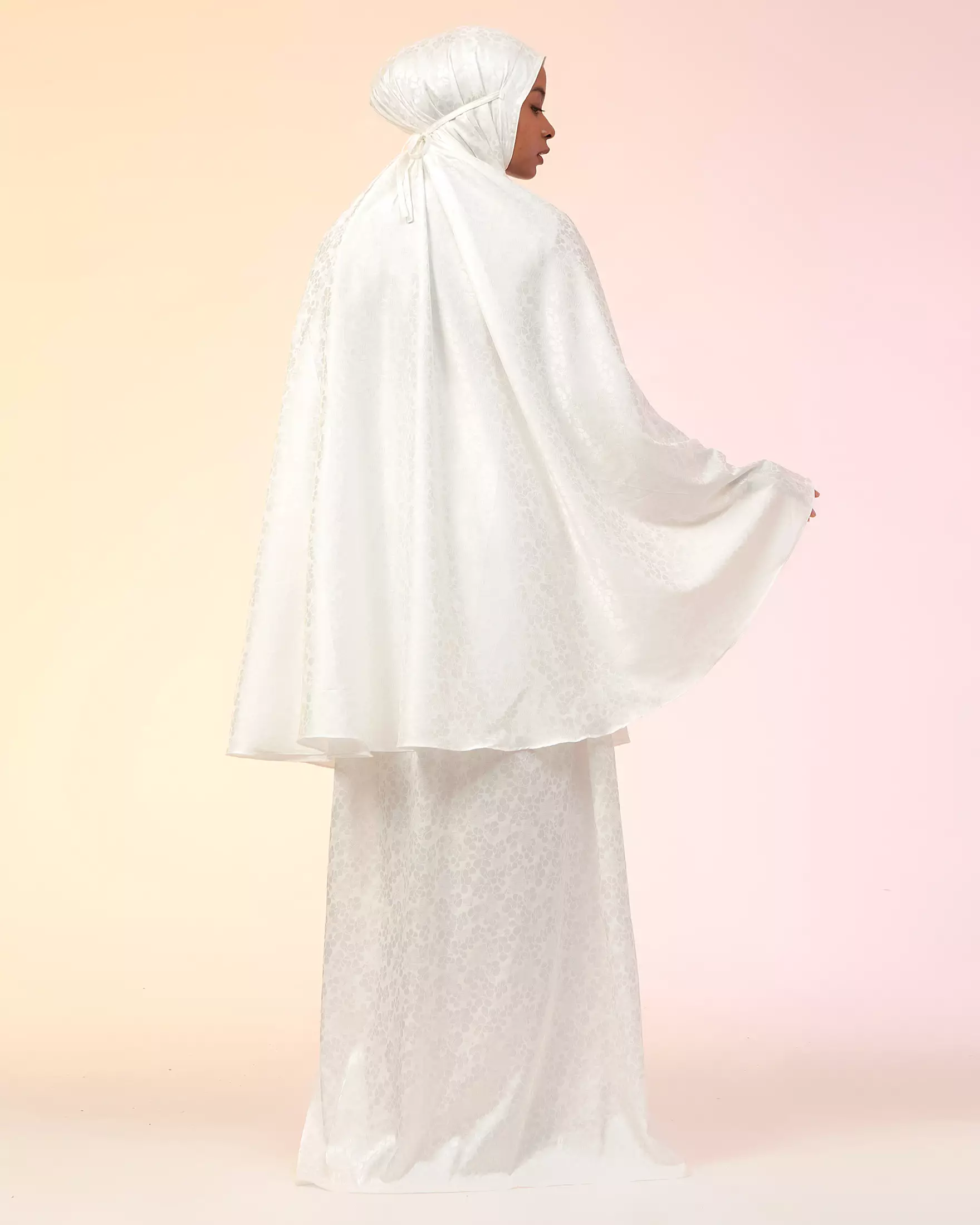 Najla Prayer Set Broken White