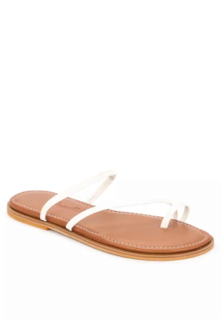 Discount on Carmelletes  shoes - SKU: Toe Ring Strappy Flat Sandals