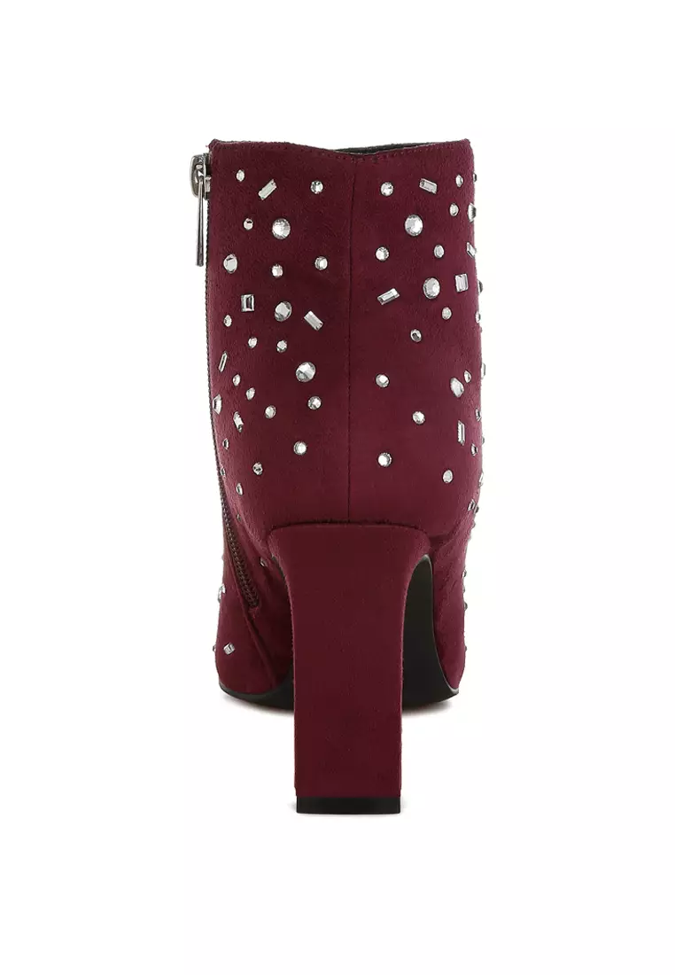 Sepatu Microfiber Hiasan Diamante dalam warna Burgundy