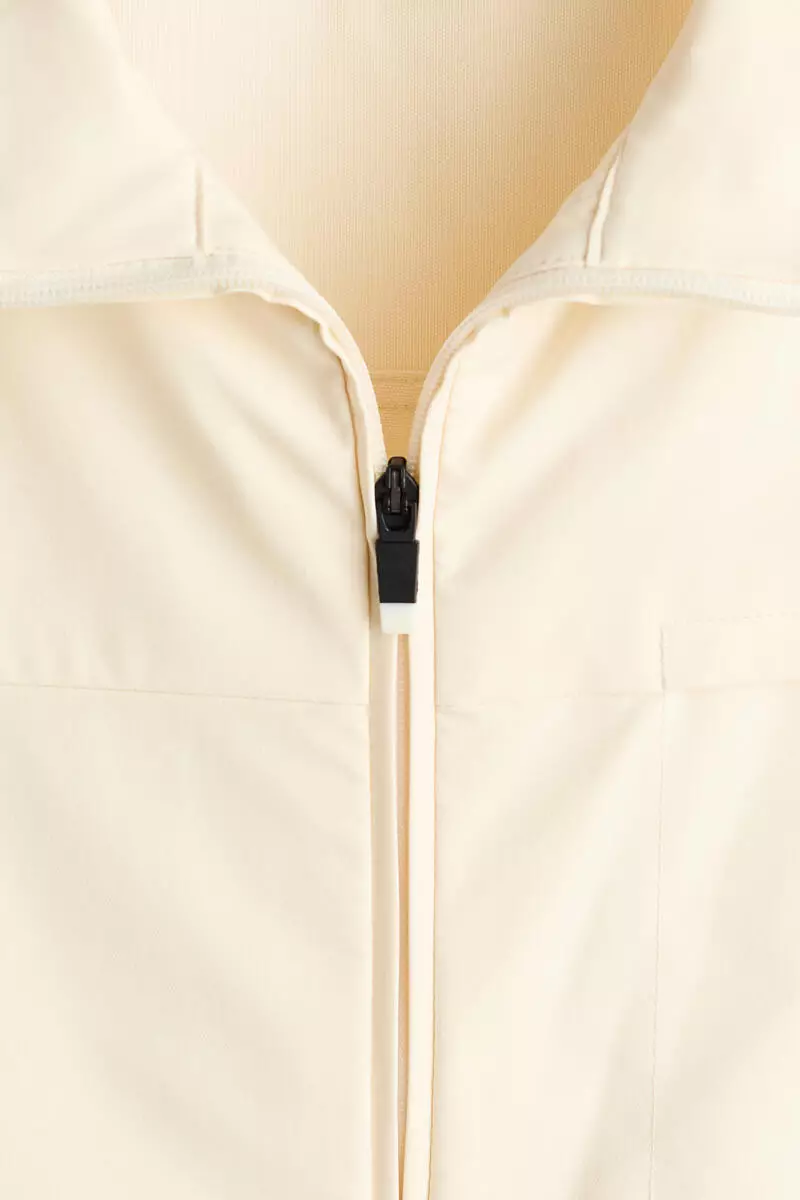 Short-sleeved jacket