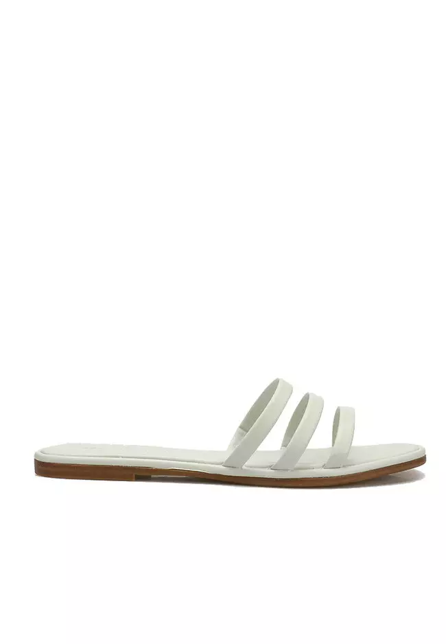 White sandals hot sale forever 21