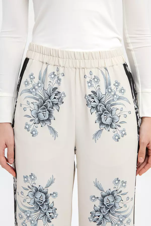 MINIMAL - Hasta - Kulot Motif Bunga - Black Warna Beige