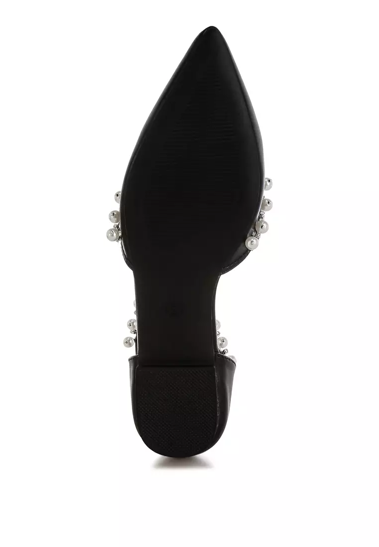 Sandal datar bertali pergelangan kaki dengan berlian imitasi dan mutiara hitam