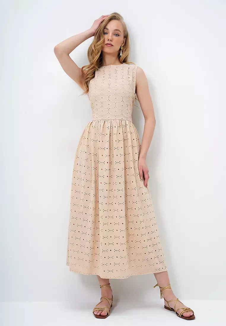 Women's Beige Hidden Zipper Sleeveless Premium Guipure Dress Alc-X14143