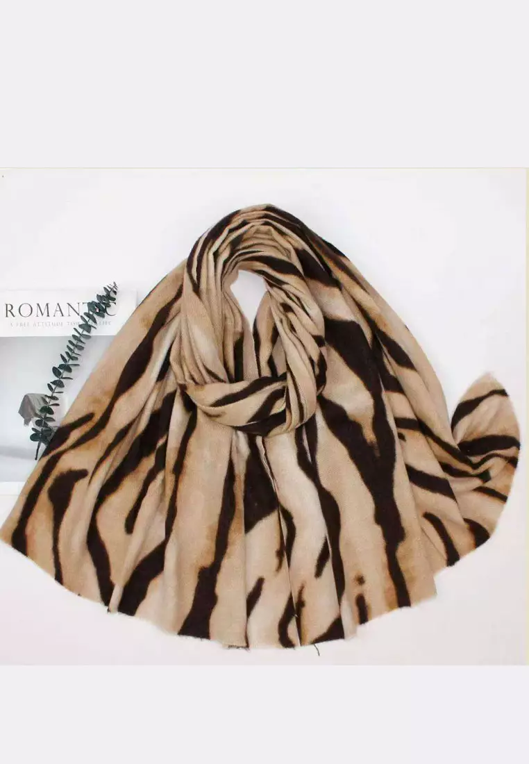 Aksesoris Syal Tebal Wanita Animal Print Cashmere Shawl Beige