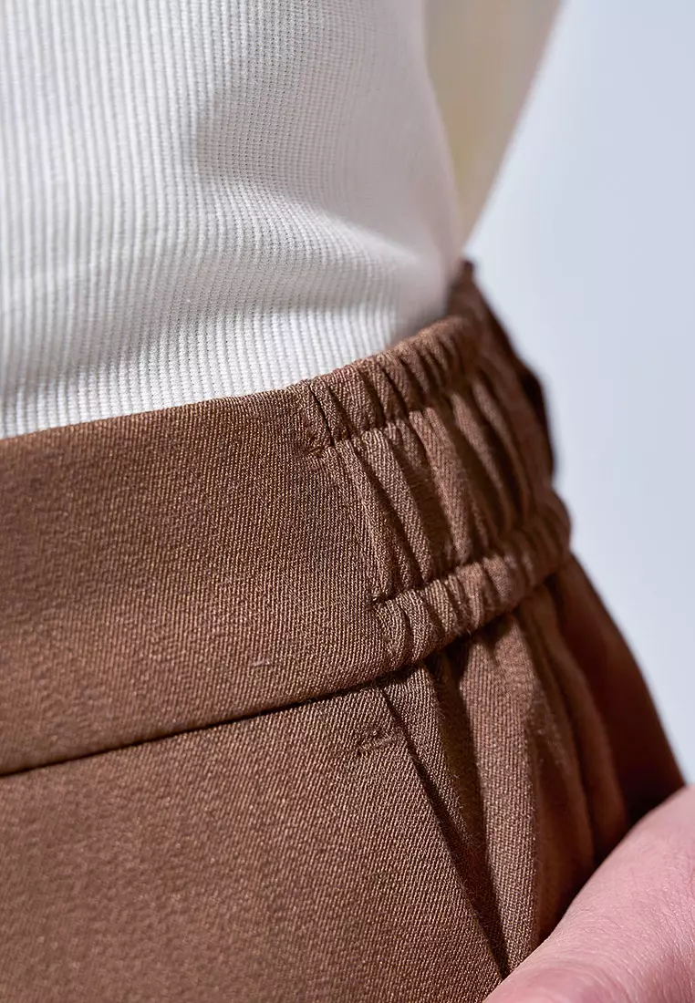 Dull Gold Cooling Drawstring Tapered Trousers