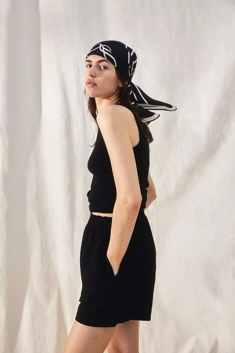 Buy H&M Linen-blend pull-on shorts 2025 Online ZALORA