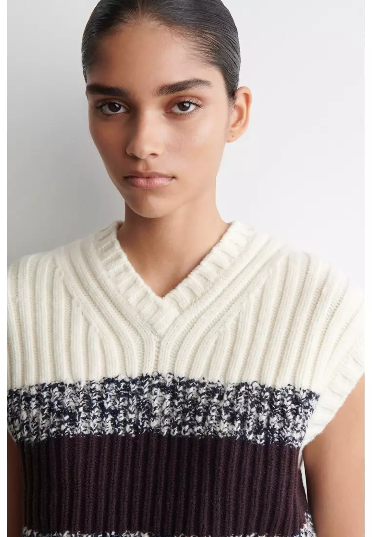 TEXTURED MERINO WOOL V-NECK VEST