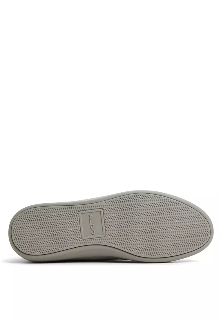 Finespec Sneakers