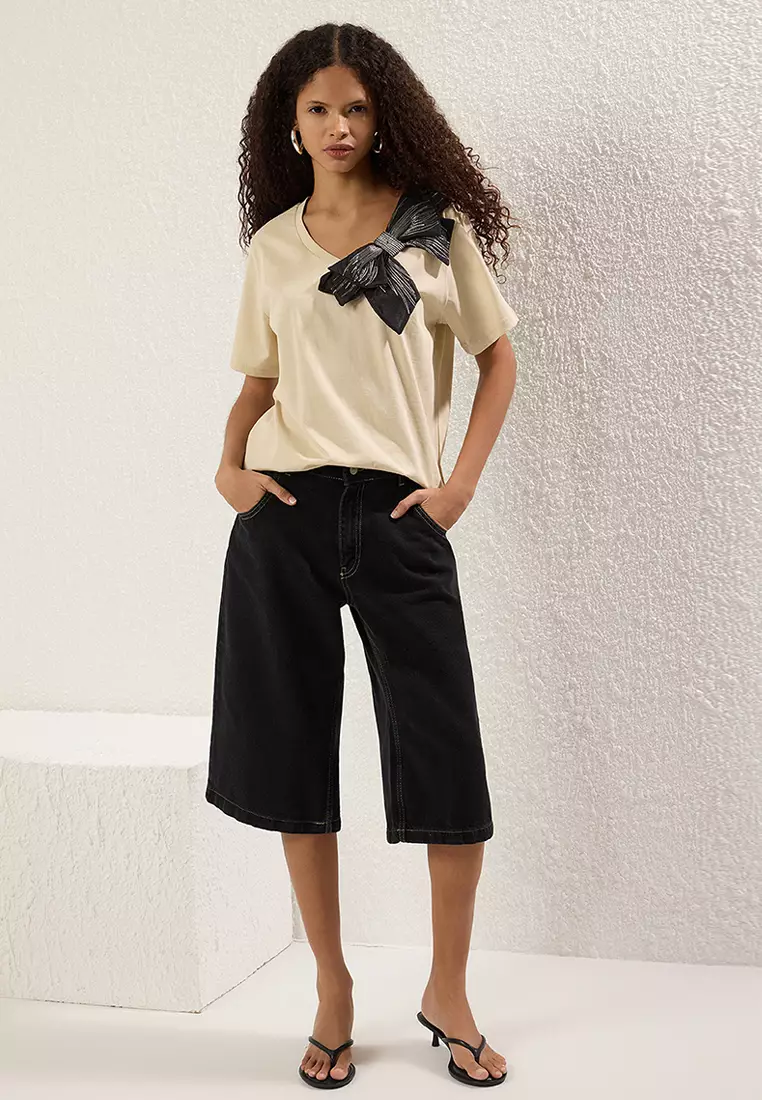 Stone Bow Accessory Detail Oversize/Wide Pattern Knitted T-Shirt TWOSS25TS00044