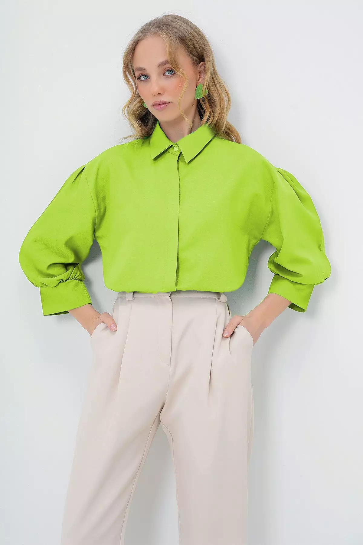 Women's Water Green Balloon Sleeve Hidden Placket Basic Poplin Shirt