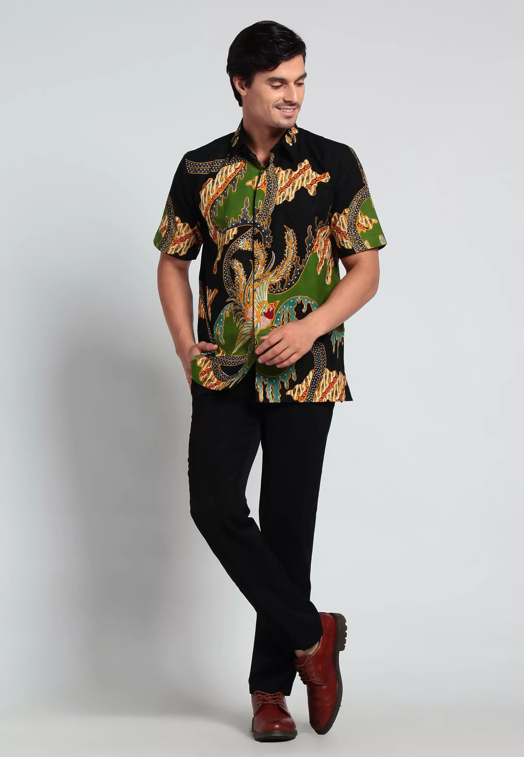 Drestadyumna lengan pendek slimfit