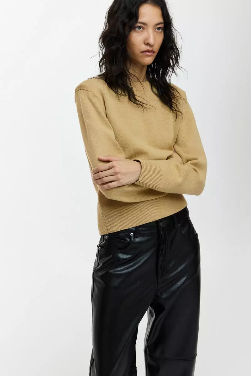 Shoulder-pad jumper