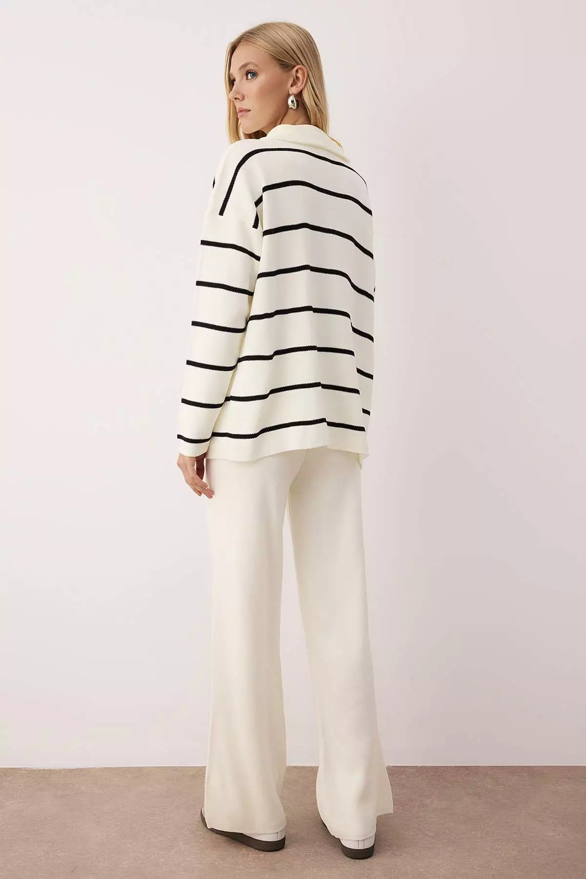 Ecru Loose Fit Zippered Knitwear Top And Bottom Set Twoaw24Au00025