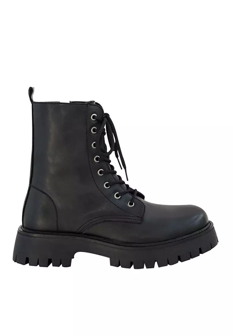 Discount on Twenty Eight Shoes  shoes - SKU: VANSA Cow Leather Lace-Up Short Martin Boots VSM-B21217.8