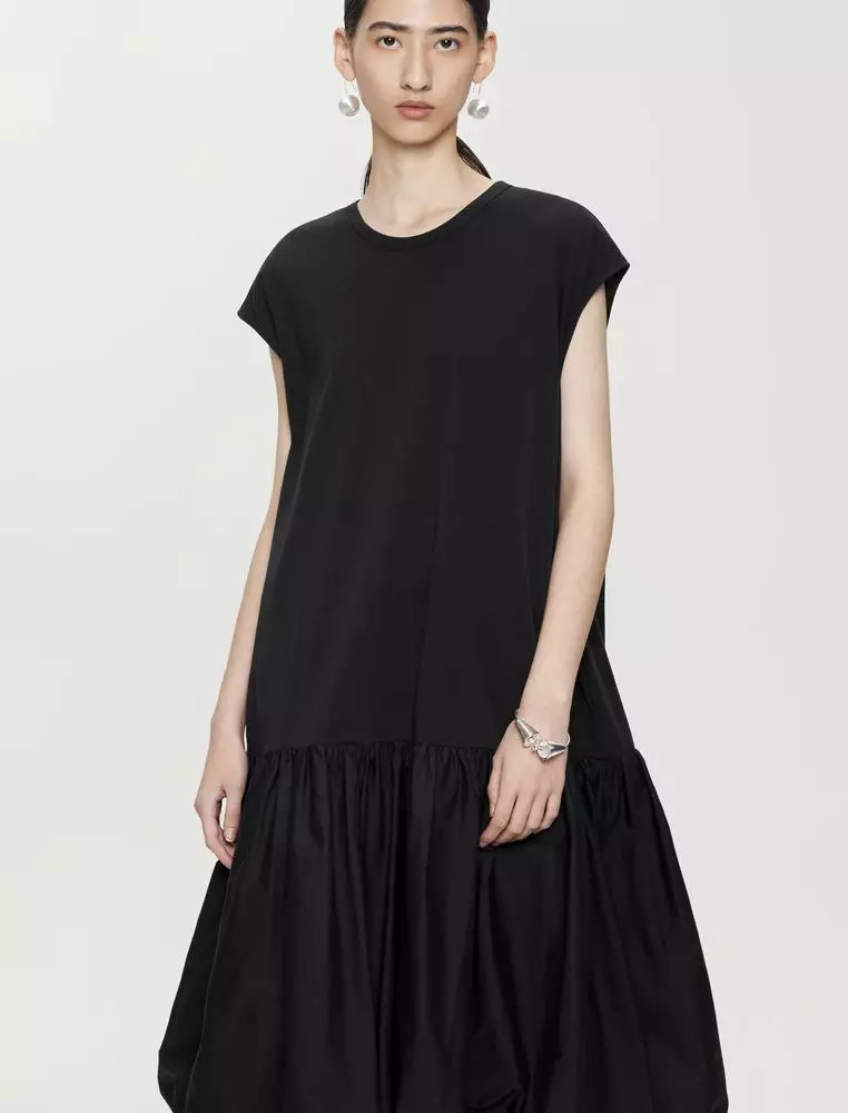 sleeveless dress