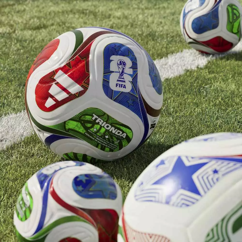 ADIDAS FIFA World Cup 26™  Trionda Competition Ball JD8031 - Bola Sepak (Putih)