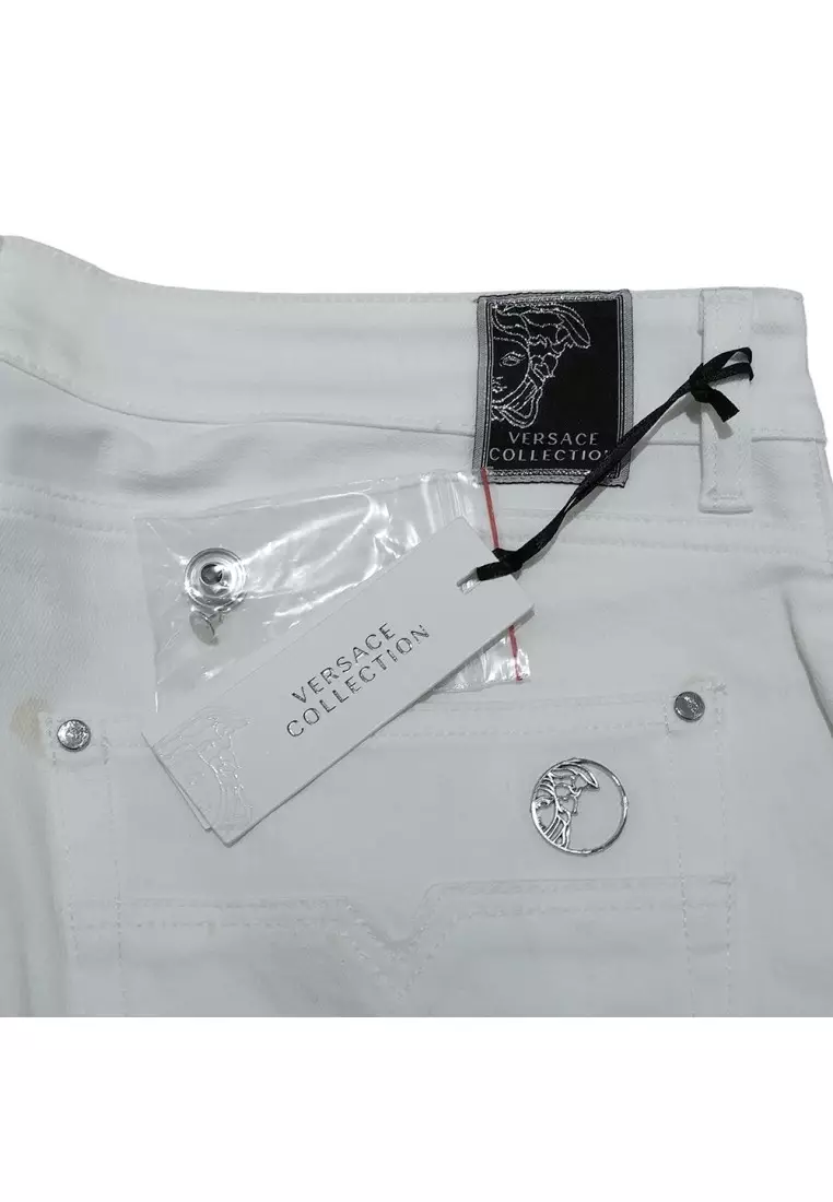 Versace Pre-loved Versace Patch Detail Jeans for Men in White - O1 ...