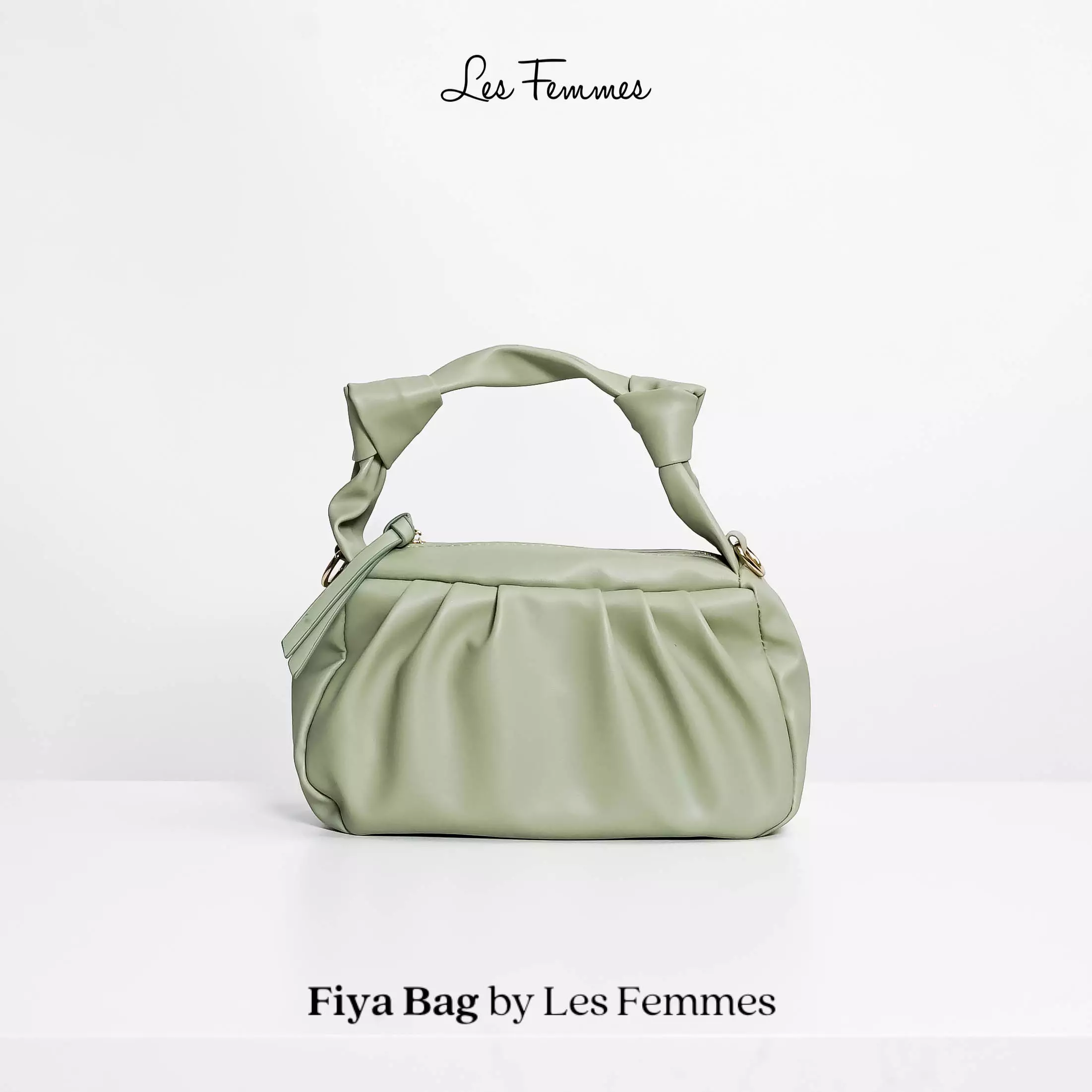 Harga tas les sales femmes sling bag