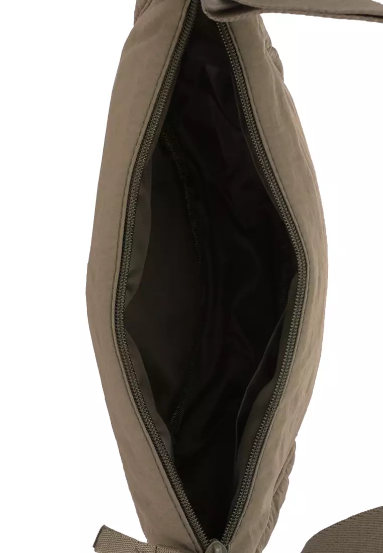 ★TOUT Y EST★ Wallaroo Strap Shoulder Bag Green WATO-05GR Green Strapped Bag with Chain Detail Online Shopping | OXXOSHOP