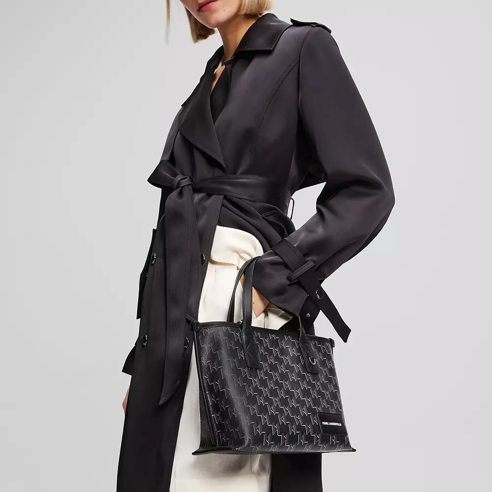 [4.4PRIL KEJUTAN HARGA] K/Voyage Monogram Small Tote Bag Black