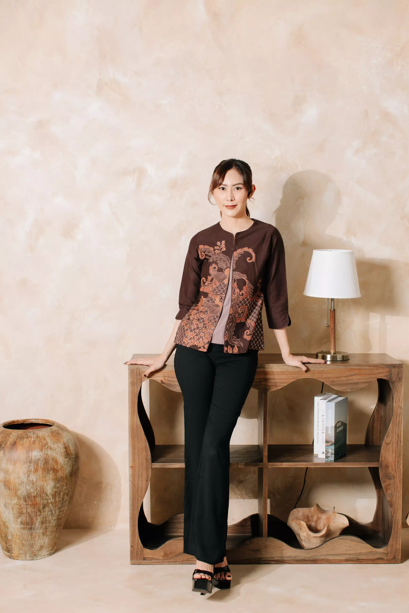 Kavindra Mahogany Brown Blouse Batik Wanita Katun Combo